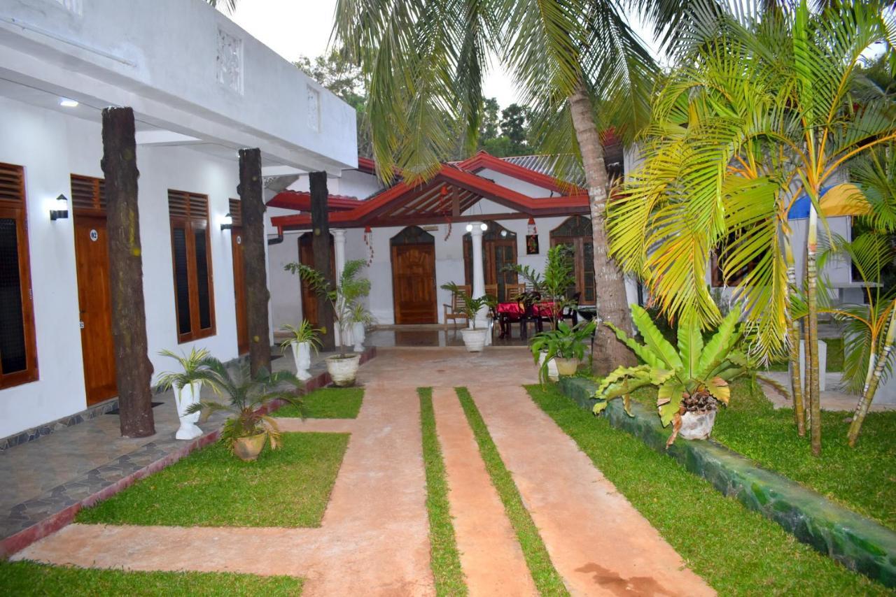 Kaushika Resort Анурадхапура Екстер'єр фото
